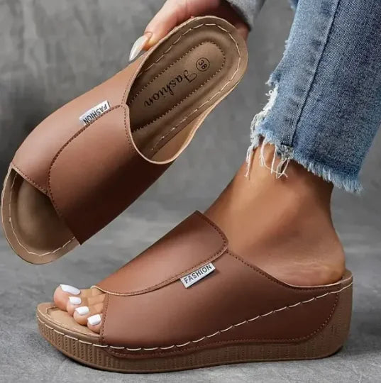 Comfortable Arch Support Slides - Women's Solid Sandals